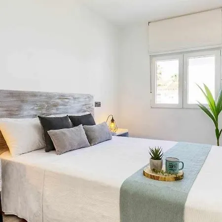 Pink Palm Apartment *